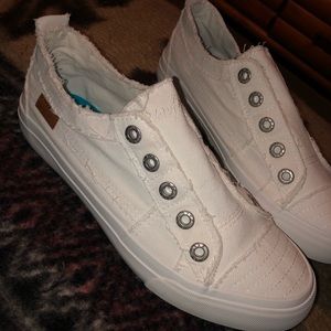 White Blowfish slip on shoes